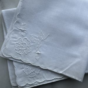 Hankies – Ladies Embroidered Corner Flower